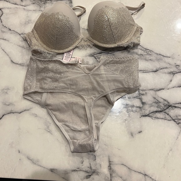 Lingerie set - Picture 2 of 2